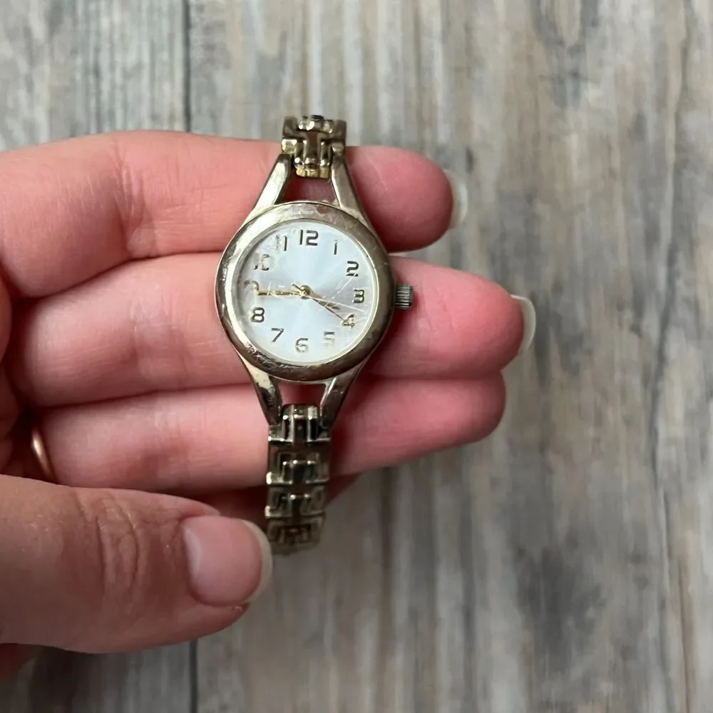 Vintage Gold Watch Women's Small Old Money Dainty Round Chain 90s Minimalist